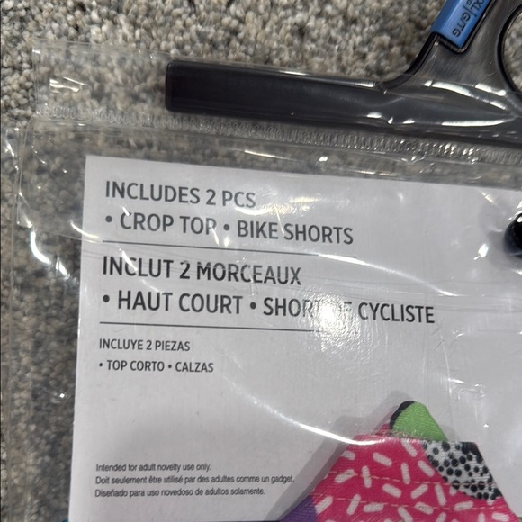 80's Workout Kit with Pink and Blue Pattern - Picture 5 of 5